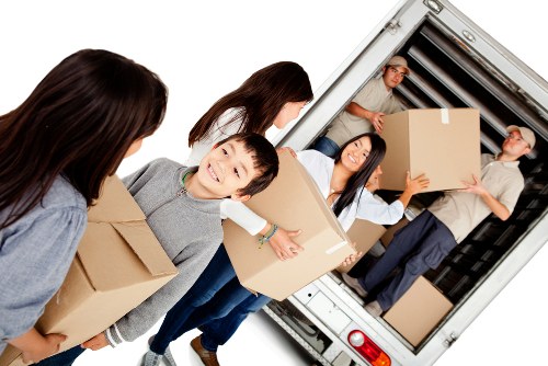 Removal team preparing a local move in Pondersend