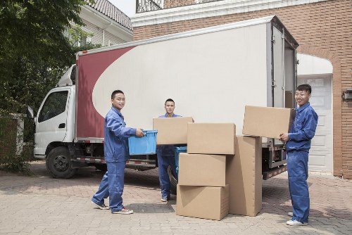 Storage and moving support for removals in Pondersend
