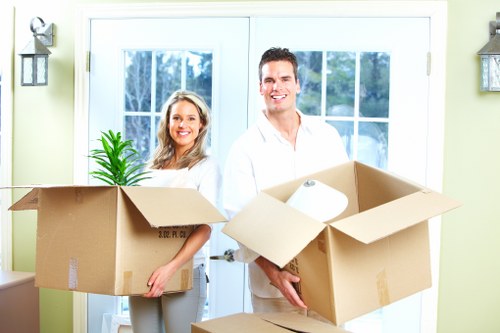 Safe and secure mobile self storage facility serving Pondersend